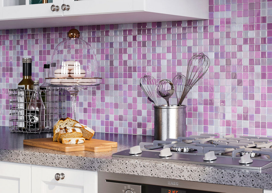 Сиреневая мозаика на кухне